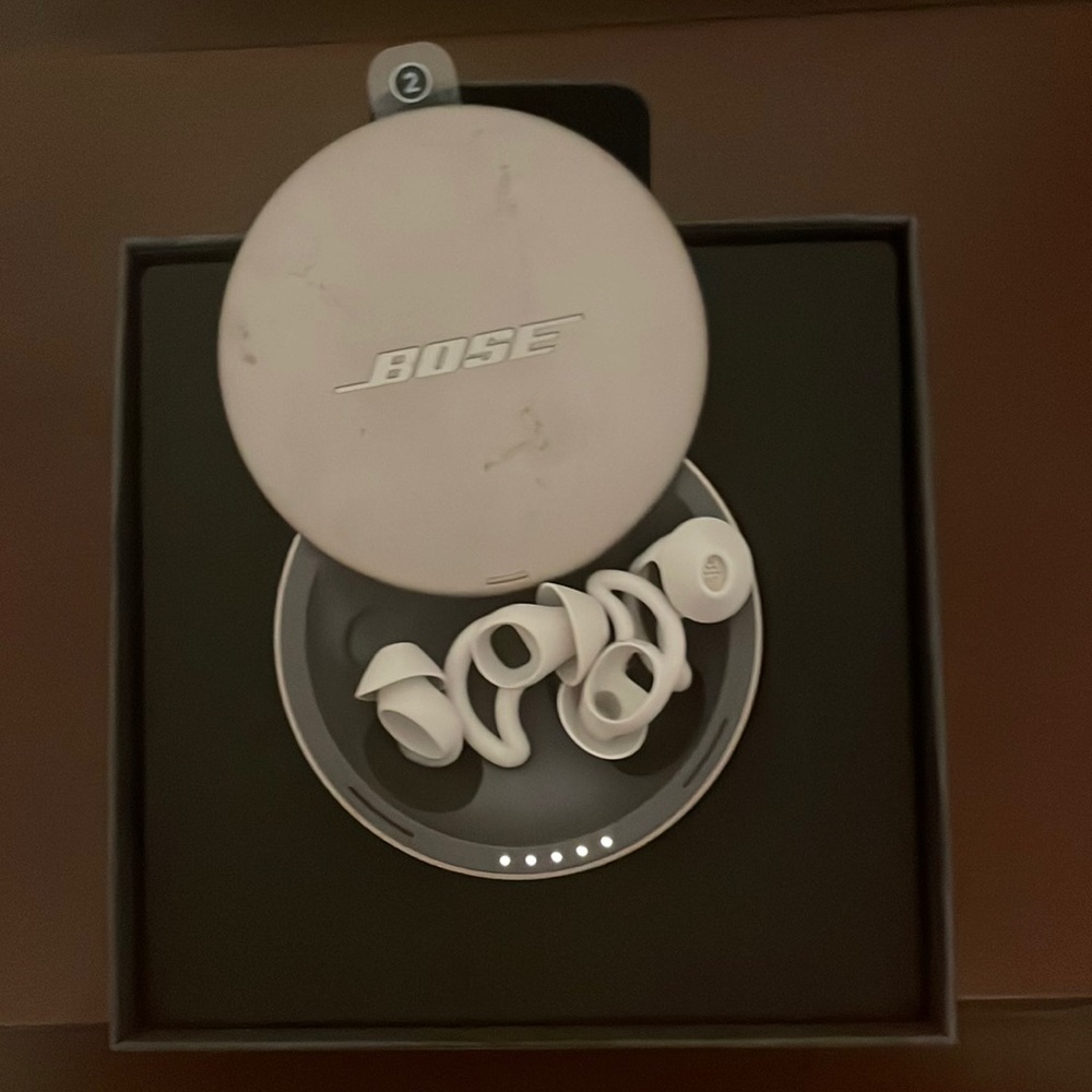 Bose noise cancelation earbuds case and accessories only. Ea. case is $25